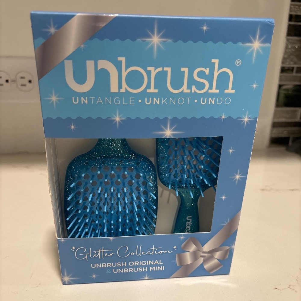 Unbrush, original and on brushed mini glitter collection in blue